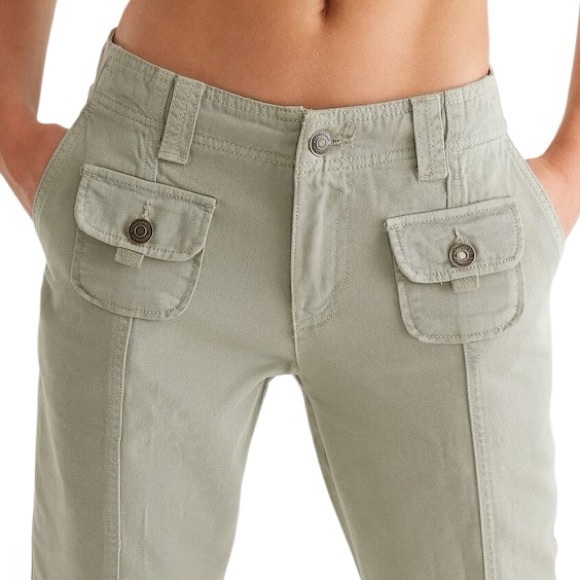 Aeropostale khaki low-rise flare pants with front cargo pockets - Picture 2 of 15